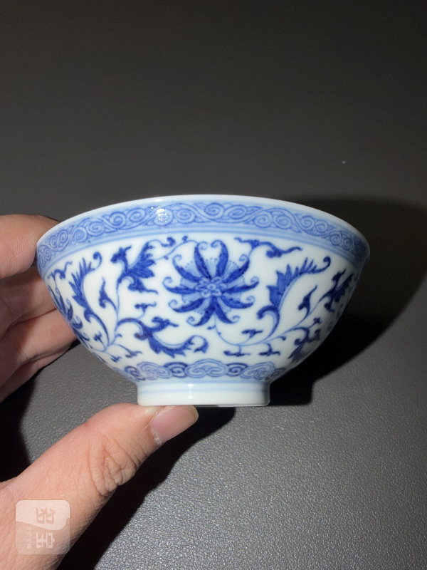 清雍正 青花缠枝西番莲纹茶圆 - 图4
